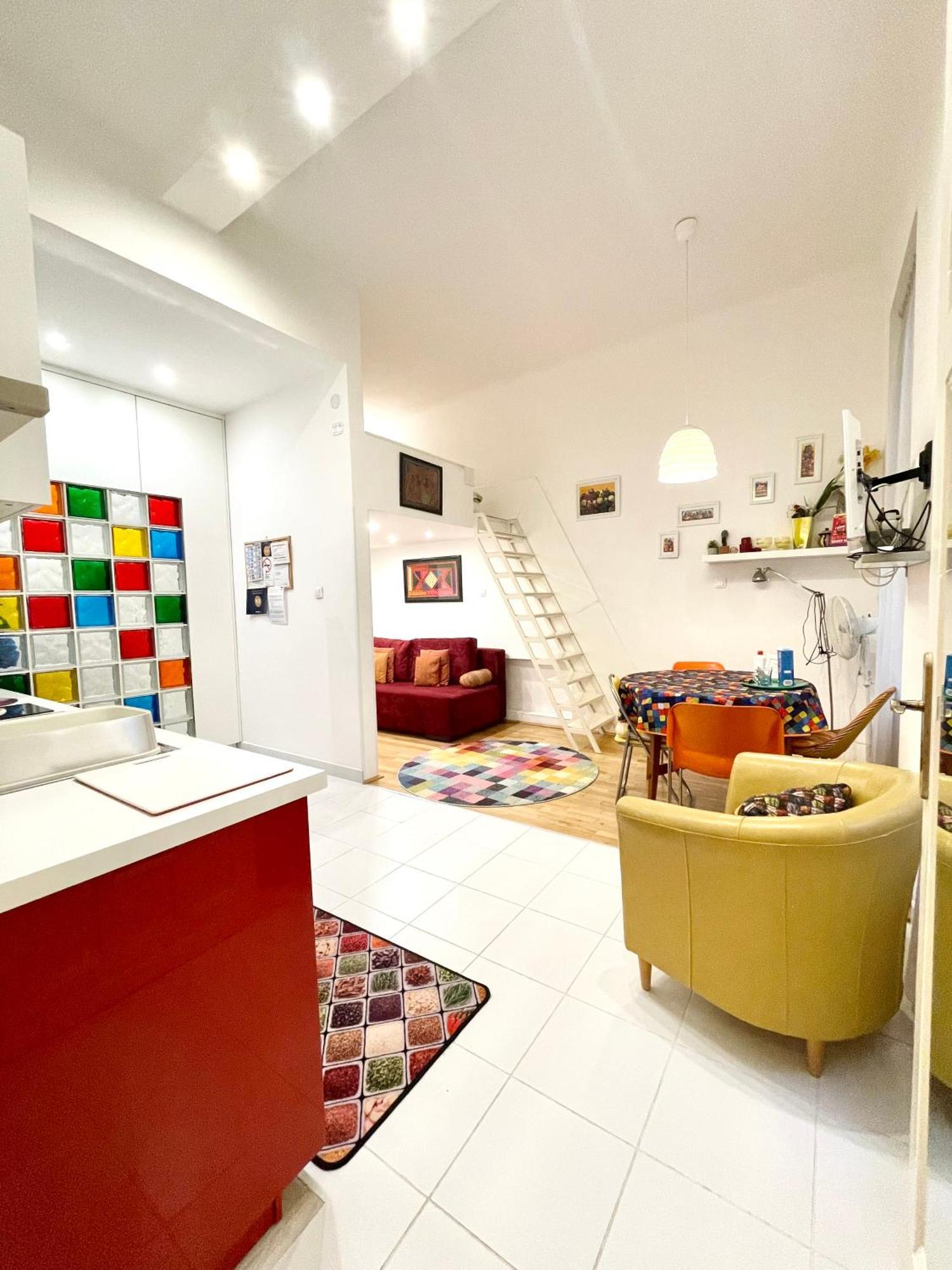Rainbow Pearl Apartment At St Stephen' S Basilica บูดาเปสต์ ภายนอก รูปภาพ
