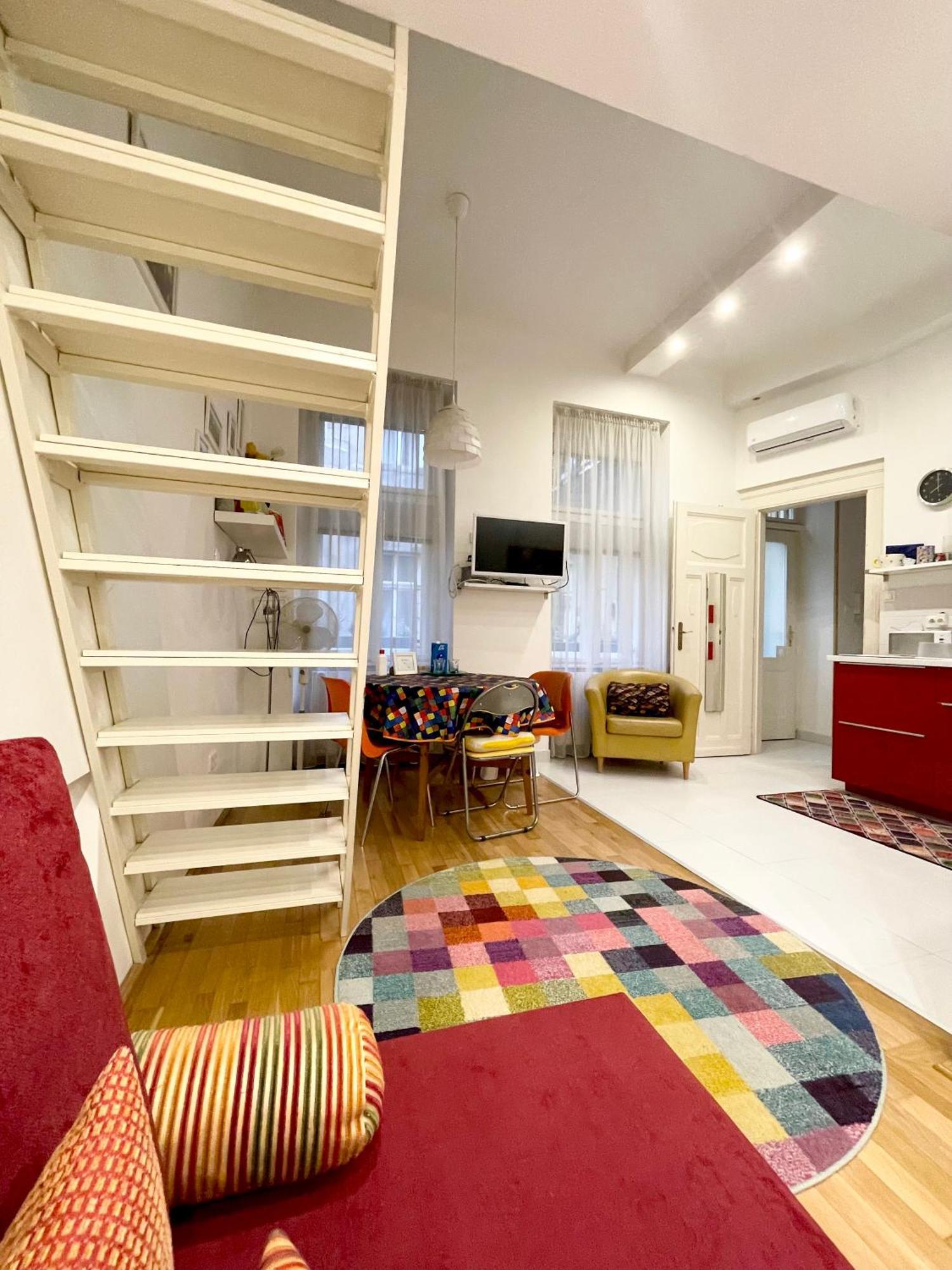 Rainbow Pearl Apartment At St Stephen' S Basilica บูดาเปสต์ ภายนอก รูปภาพ