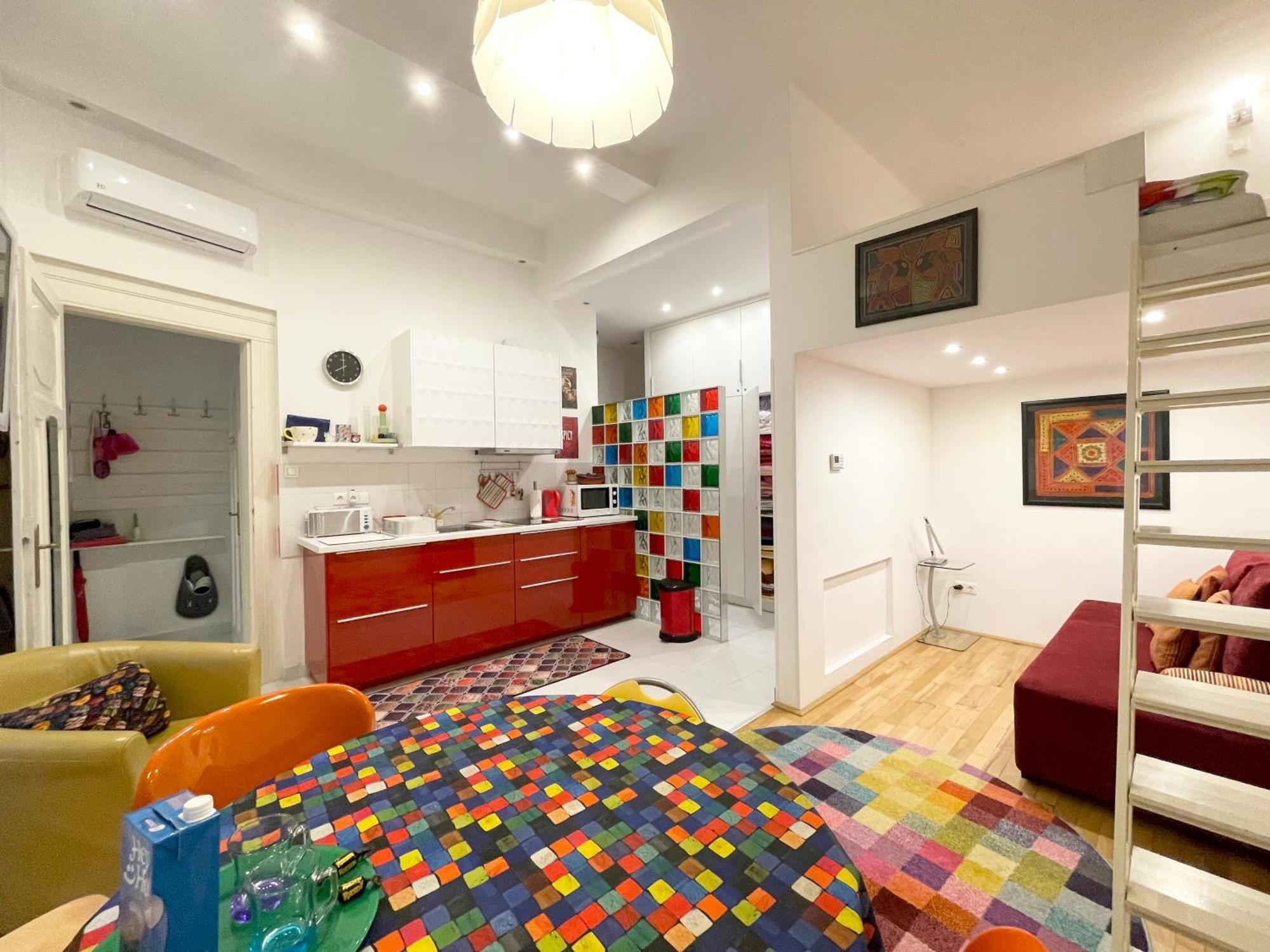 Rainbow Pearl Apartment At St Stephen' S Basilica บูดาเปสต์ ภายนอก รูปภาพ