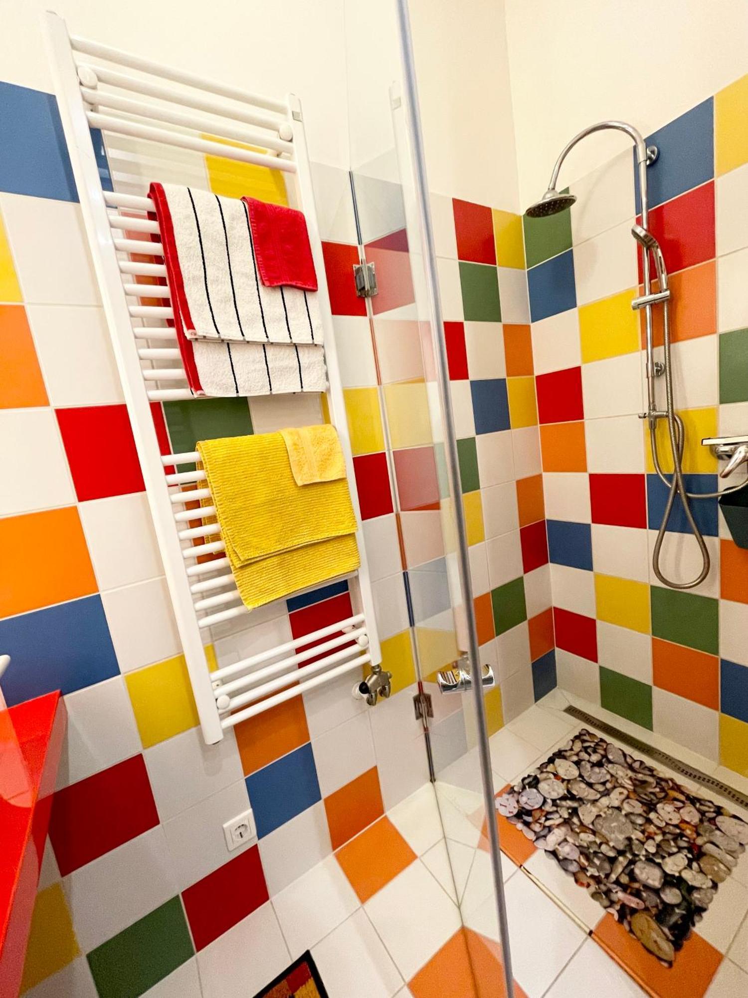 Rainbow Pearl Apartment At St Stephen' S Basilica บูดาเปสต์ ภายนอก รูปภาพ