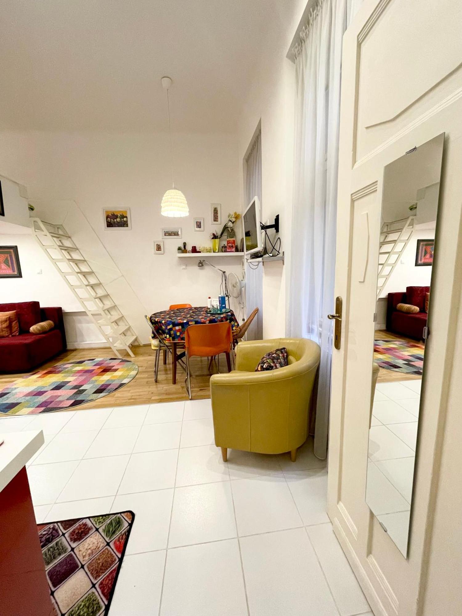Rainbow Pearl Apartment At St Stephen' S Basilica บูดาเปสต์ ภายนอก รูปภาพ