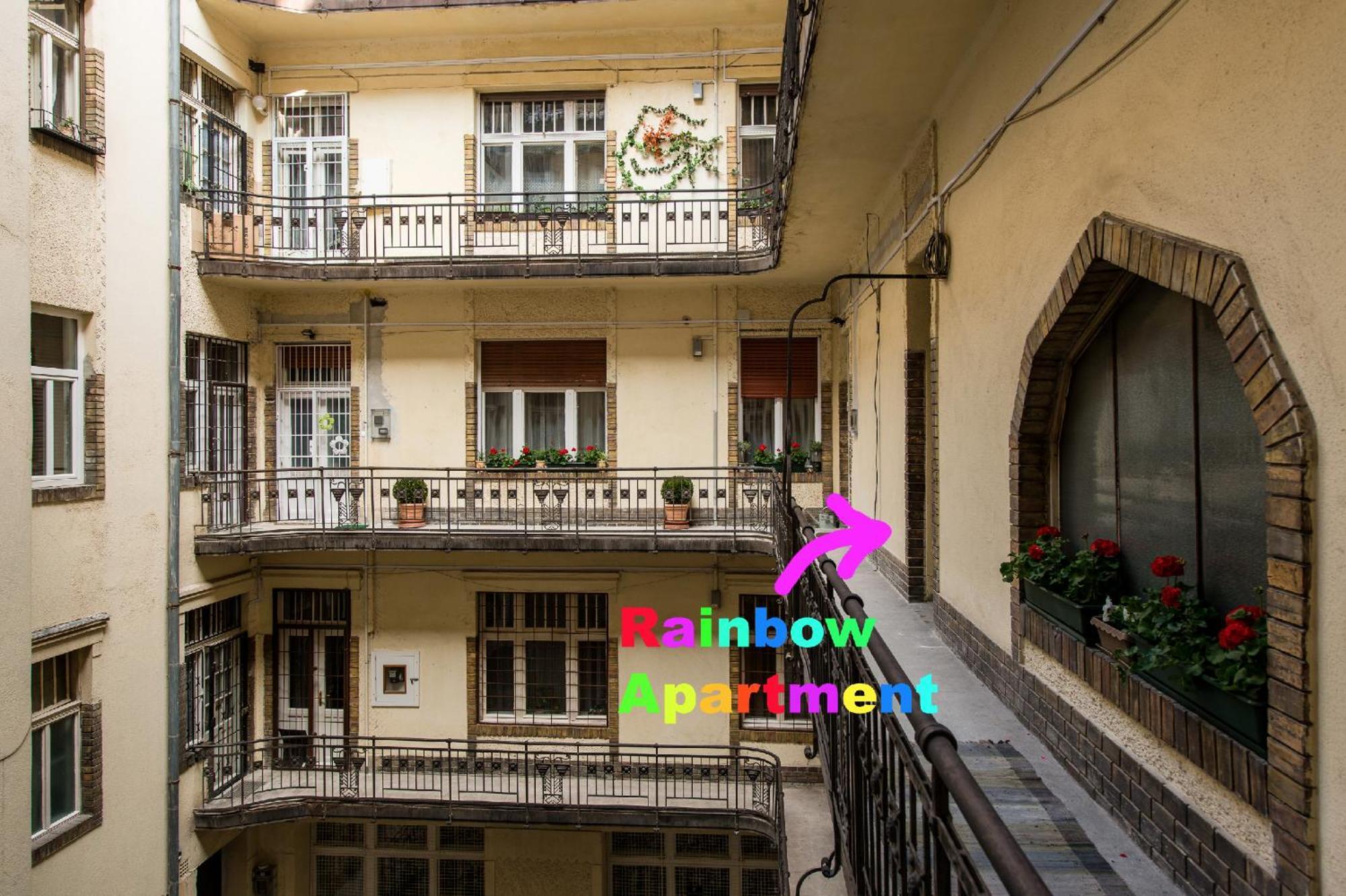 Rainbow Pearl Apartment At St Stephen' S Basilica บูดาเปสต์ ภายนอก รูปภาพ