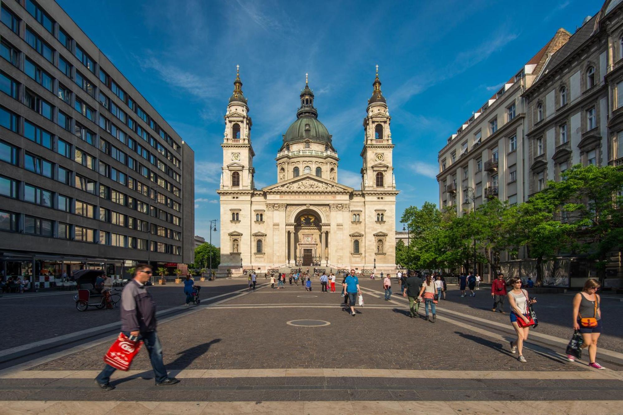 Rainbow Pearl Apartment At St Stephen' S Basilica บูดาเปสต์ ภายนอก รูปภาพ